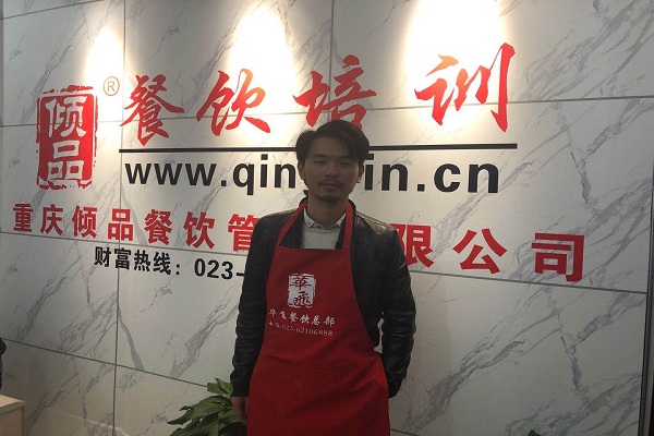 祝贺重庆餐饮加盟学员唐先生成功签定贵州小豆腐加盟合同